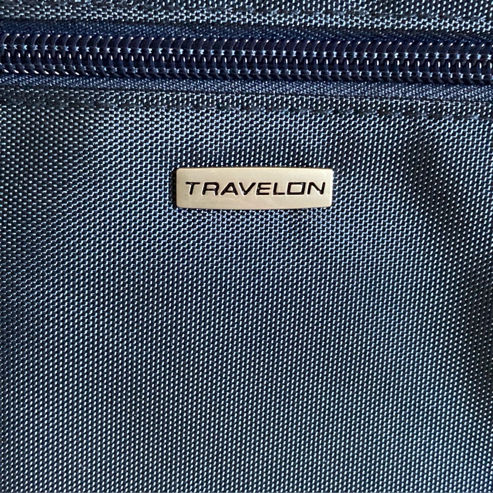 NEW!  Travelon Anti-Theft Classic Small E/W Crossbody - Spruce - Picture 4 of 10